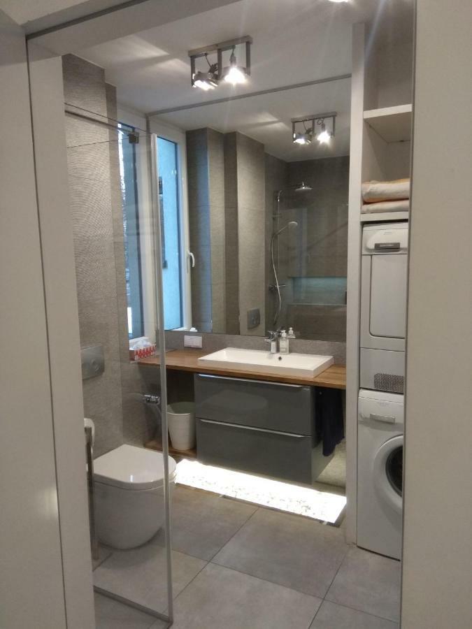 Luxury Apartment With Own Parking 霍茹夫 外观 照片